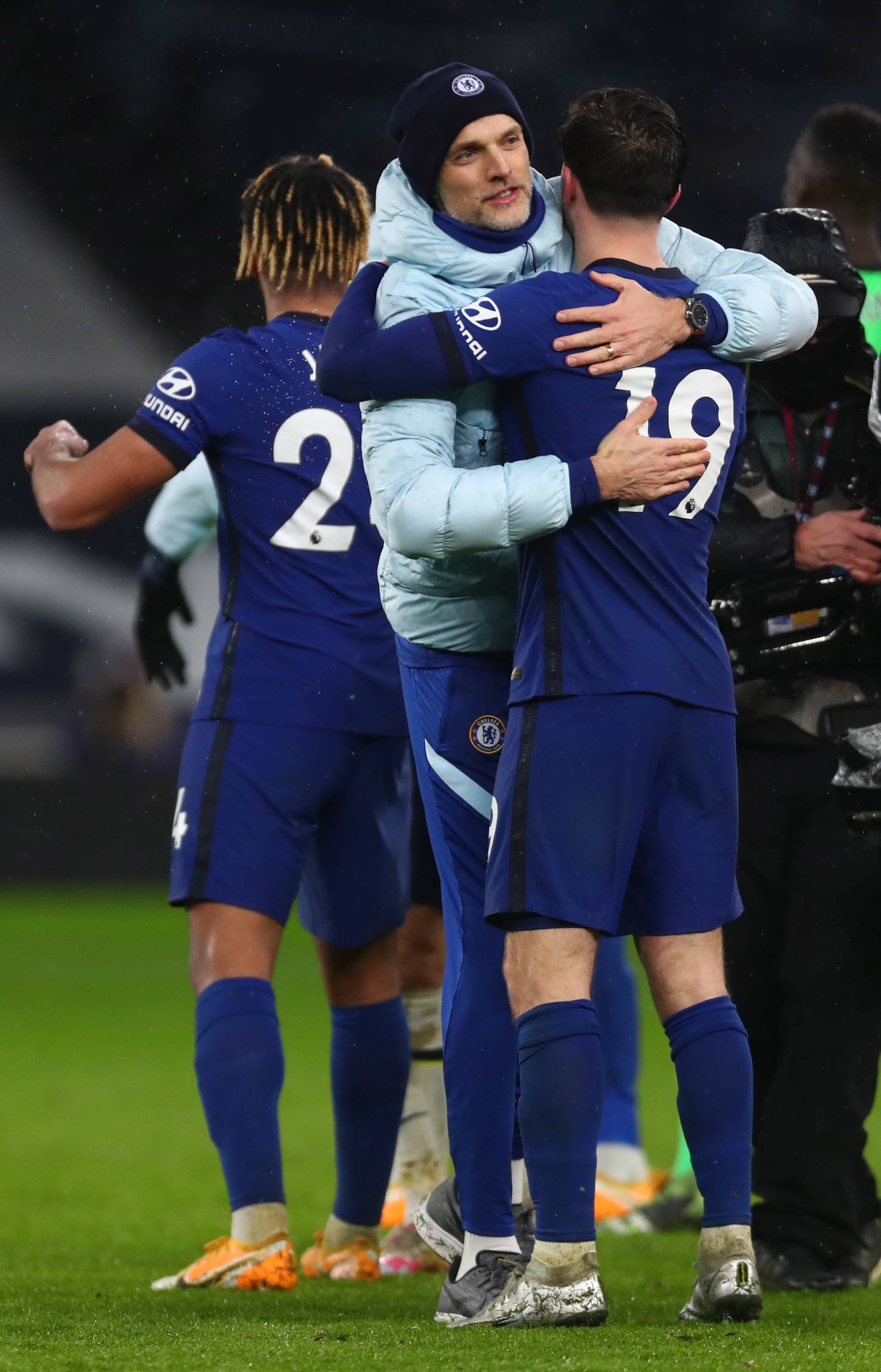 接说出这位 接说出这位